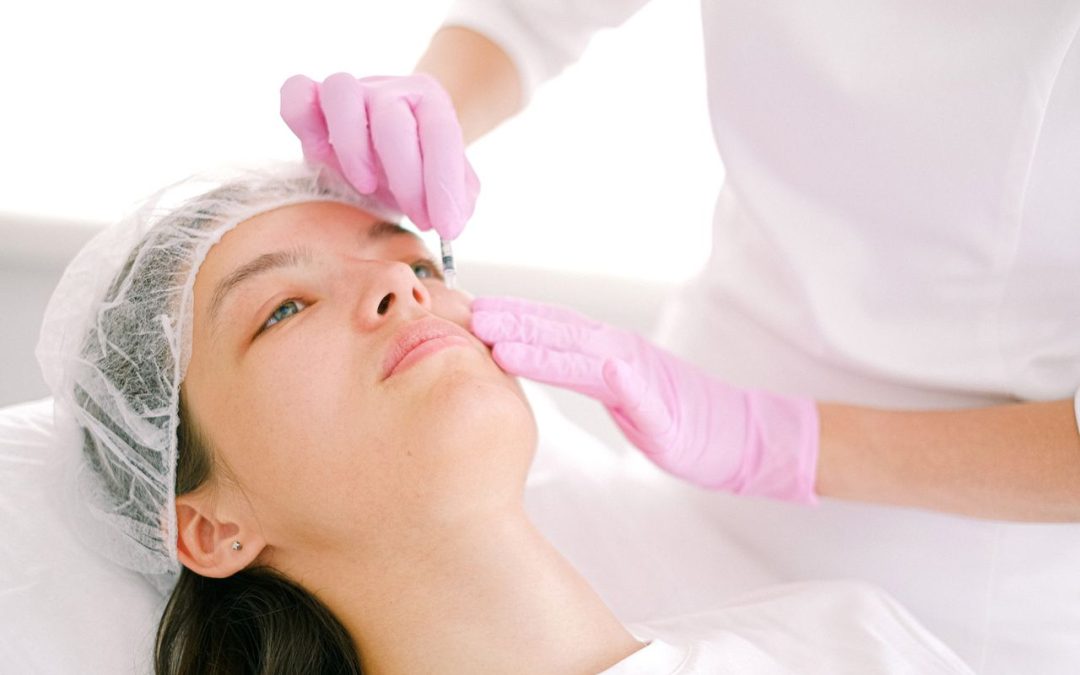 Choosing a Toronto Facelift Surgeon for Midface and Neck Harmony